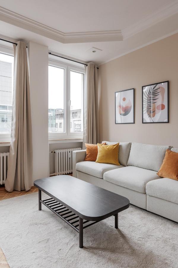 Apartment Flats 4 You, Moderne Naehe Hbf, Due-messe 20 Min, Netflix, Kueche