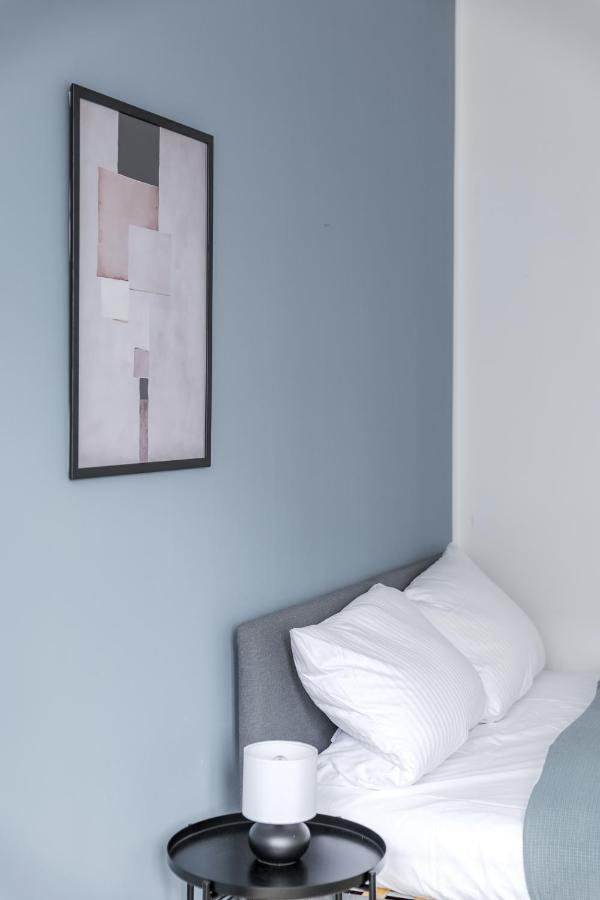 Flats 4 You, Moderne Naehe Hbf, Due-messe 20 Min, Netflix, Kueche